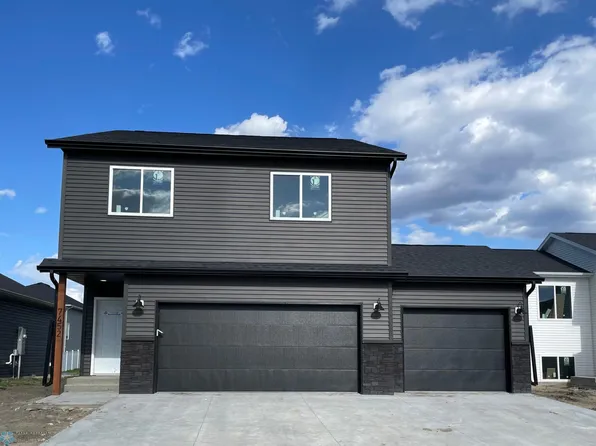 7452 20th St S, Fargo, ND 58104