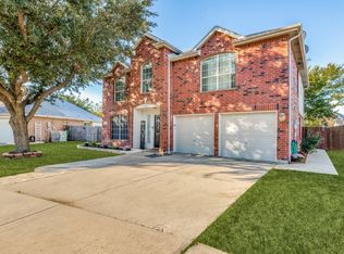 1017 Warbler, Aubrey, TX 76227