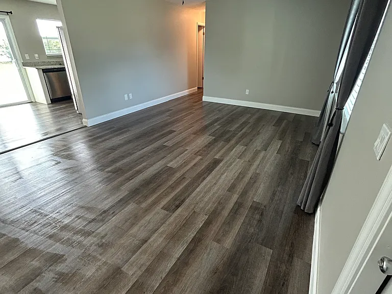 2380 SE Harrington Ave — Photo 2