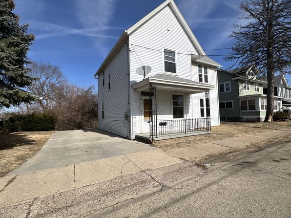 451 W 16th St, Dubuque, IA 52001