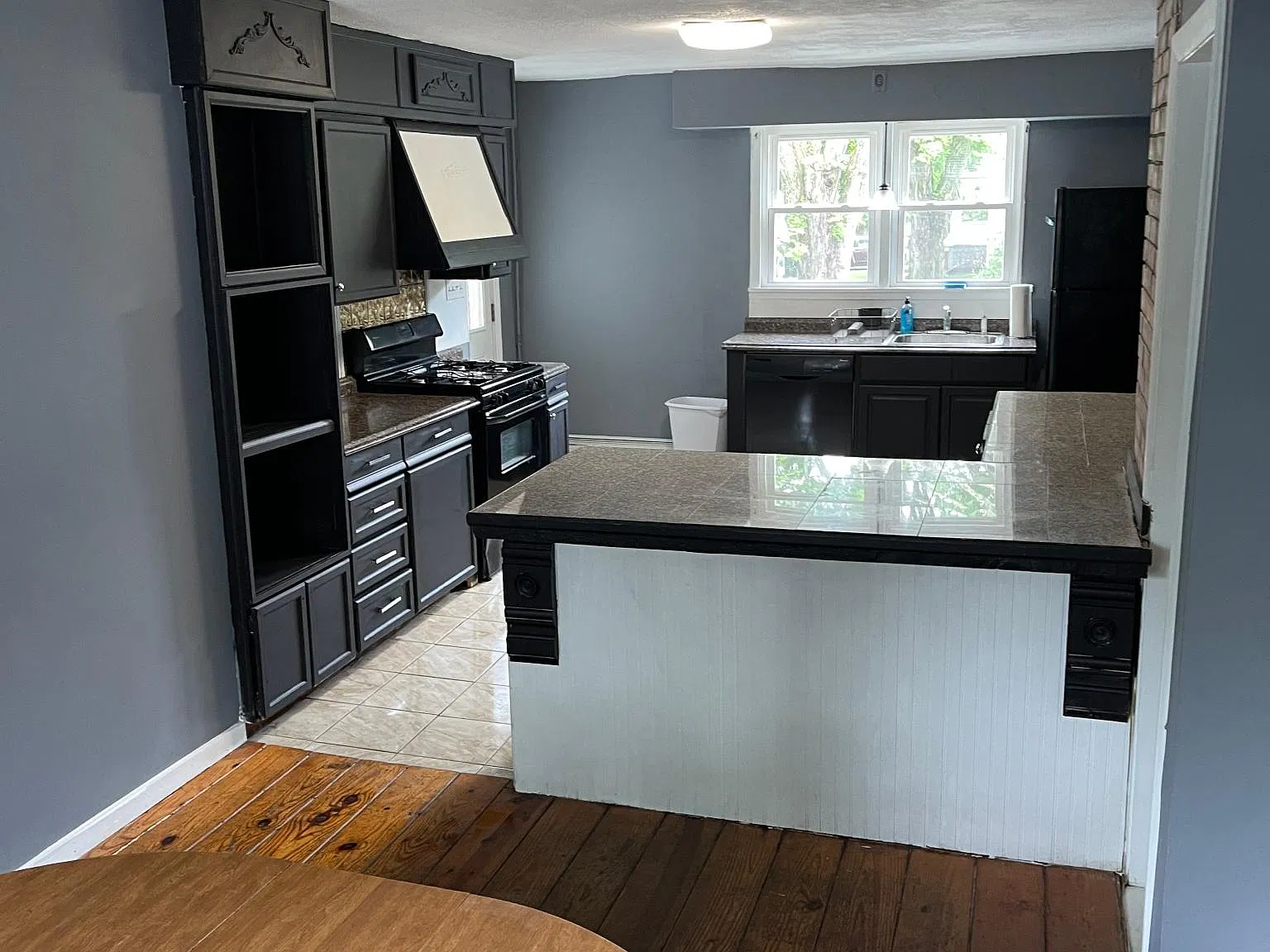 5 bed, 1700 sqft, $3,000 — Photo 4