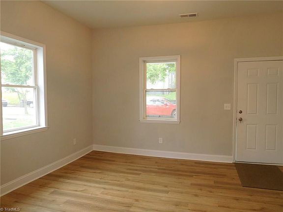 3rd image of 213 E Monmouth St