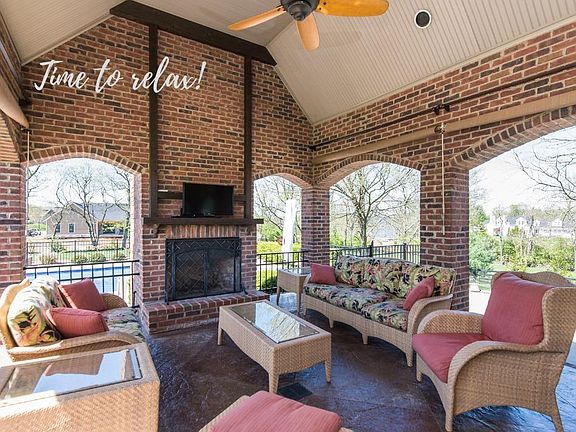 3rd image of 108 Creek Rock Cir