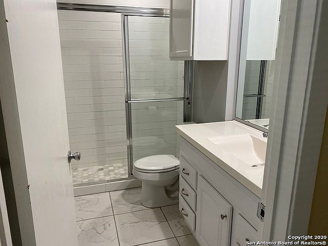 2nd image of 214 Dawnridge Dr