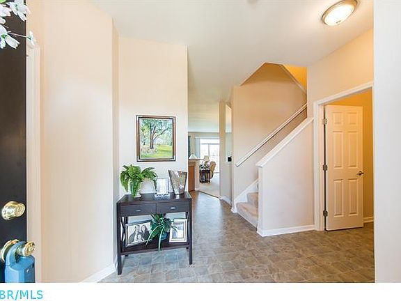3rd image of 112 Cumberland Chase Blvd