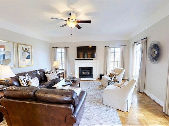 3rd image of 133 Woodland Dr