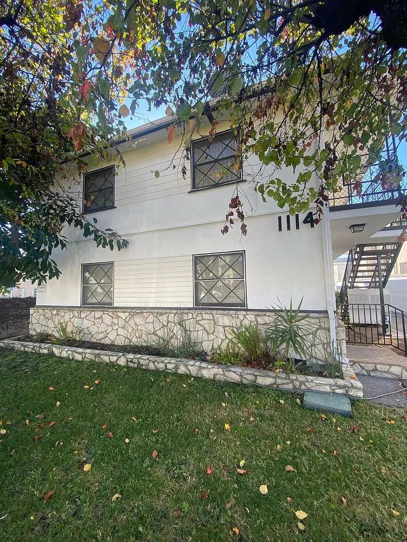 1114 E. Wilson Ave. Glendale CA — Photo 3