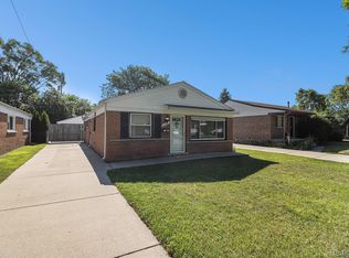 8476 Robindale Ave, Dearborn Heights, MI 48127