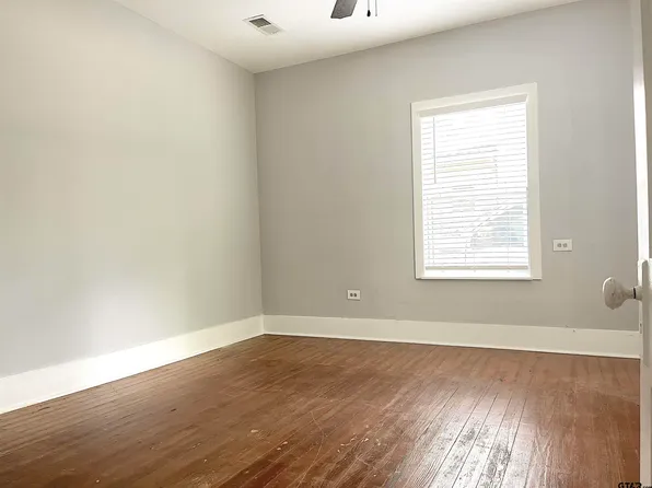 305 S Mill St, Winnsboro, TX 75494