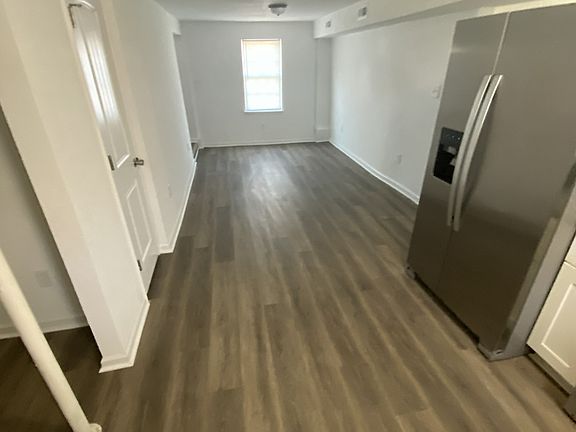 4th image of 603 Oak St