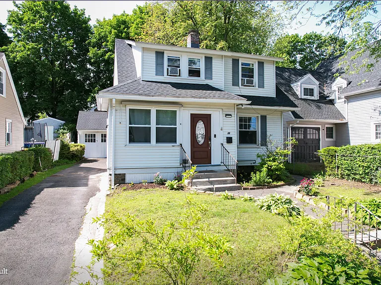26 Herkimer St — Photo 15