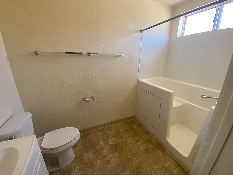 Halter Sunset Village Apartments — Photo 8