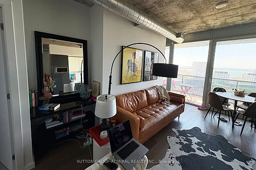 170 Bayview Ave Photo 1