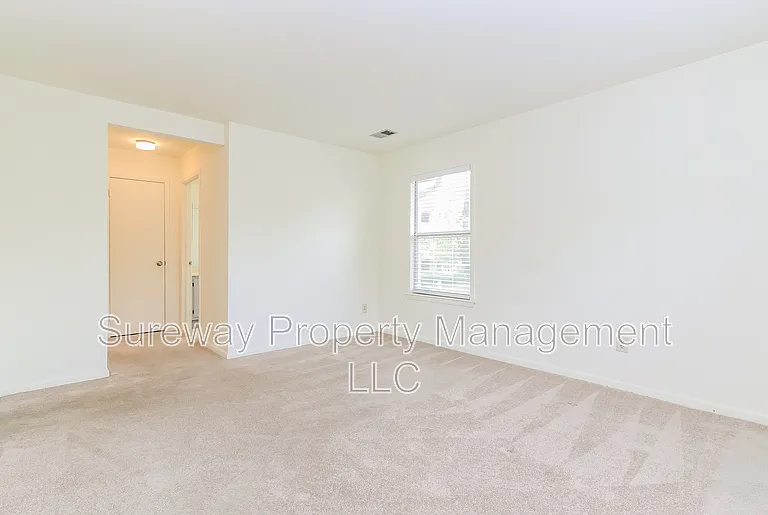 117 Rainier Ct #8 — Photo 9
