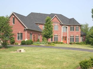 4N870 Honey Hill Cir, Wayne, IL