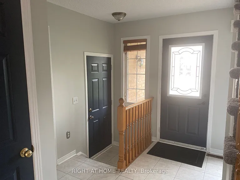 2351 Newcastle Cres — Photo 7