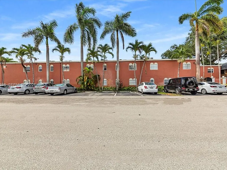 1405 Miami Rd #7 — Photo 32