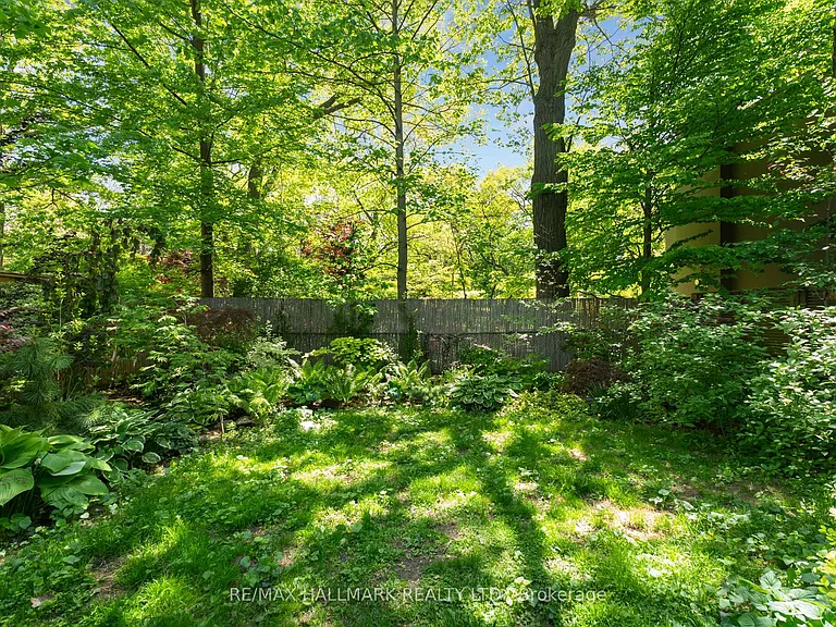 35 Benlamond Ave — Photo 18