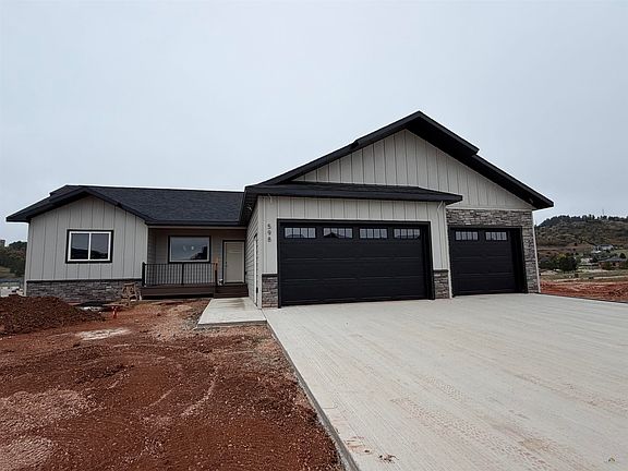 2nd image of 598 Gooseberry Rd