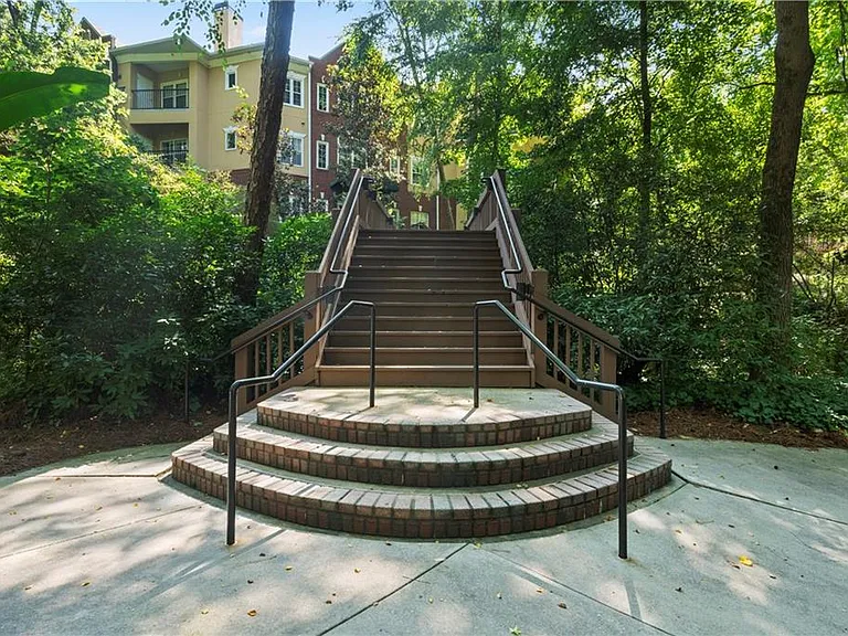 424 Lindbergh Dr NE #208 — Photo 24