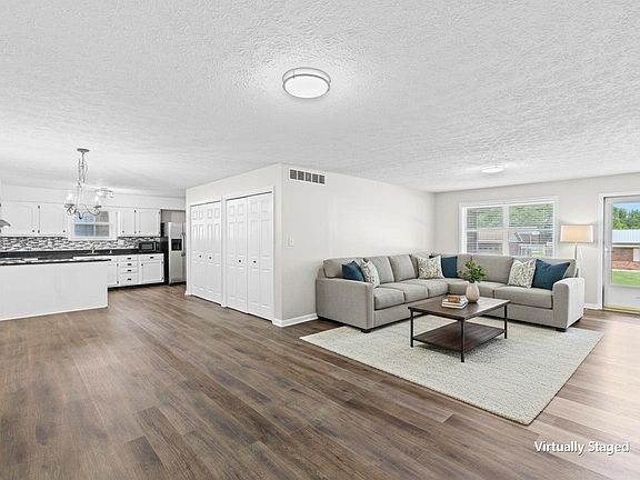 2nd image of 2963 Briarcliff Trl