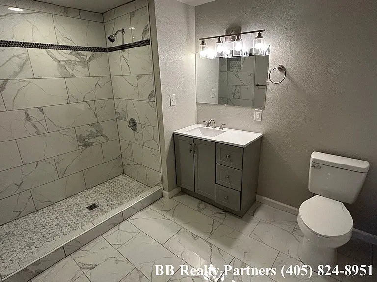 10 S Yorktown Ave — Photo 23