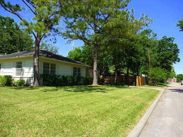 2nd image of 852 Jaquet Dr
