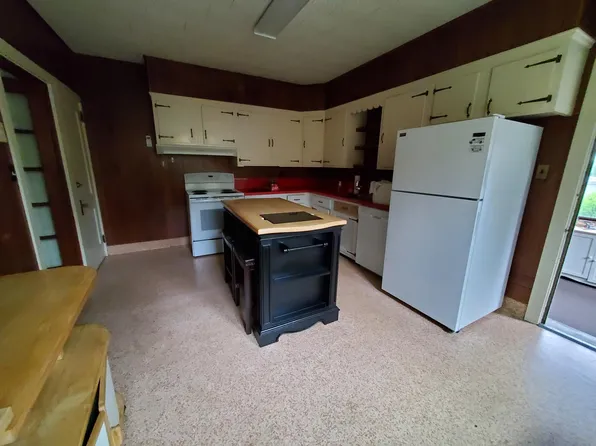 16 W 2nd St, Boyertown, PA 19512