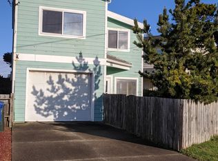 586 SW 5th St, Newport, OR 97365