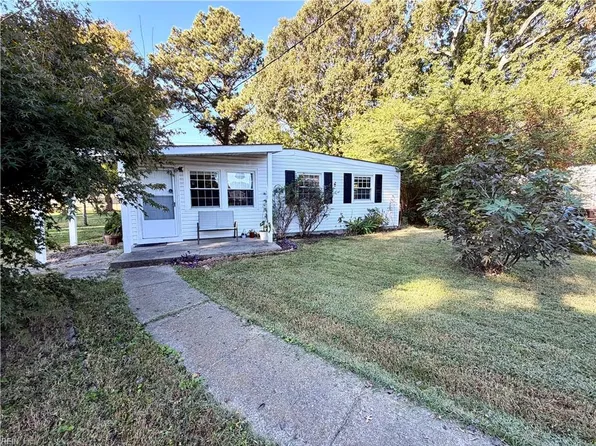 2610 Cayce Ct, Chesapeake, VA 23324