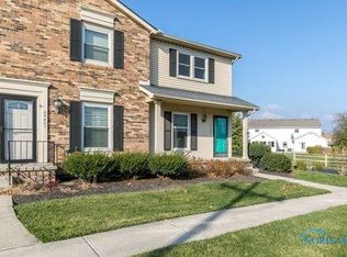 28407 Simmons Rd, Perrysburg, OH 43551