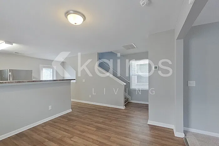 3 bed, 3.5 bath, 1901 sqft, $2,045 — Photo 4