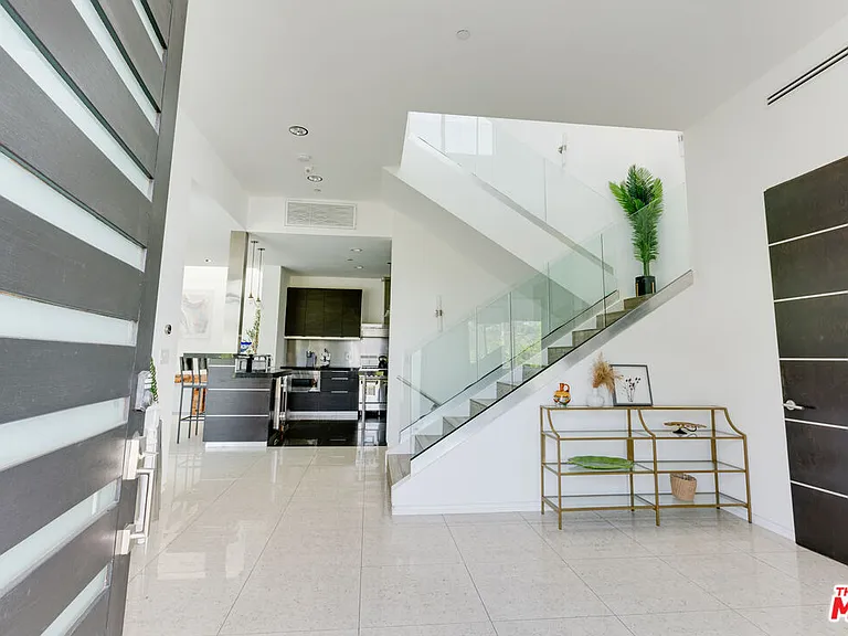 12148 Travis St — Photo 16