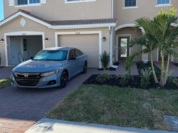 2884 Citrus St, Naples, FL 34120