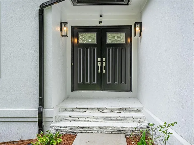 3924 Ashford Dunwoody Rd — Photo 3