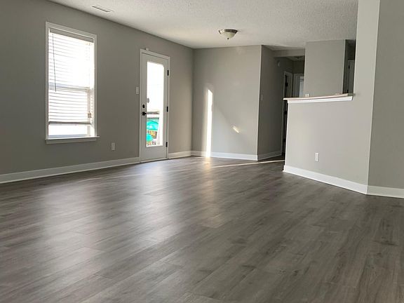 3rd image of 14316 Black Farm Dr