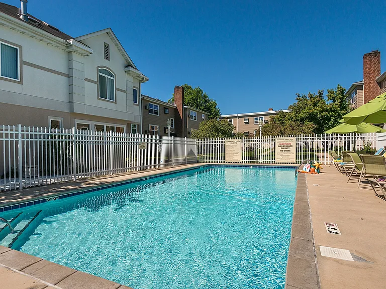 Rose Vista Apartments — Photo 16