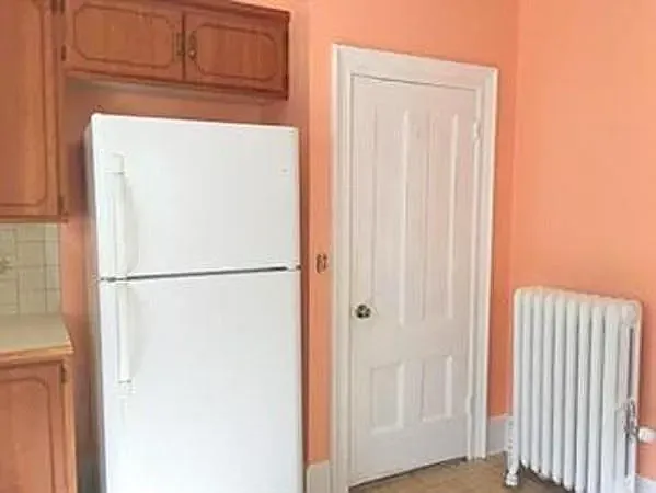 3 bed, 2000 sqft, $3,000 — Photo 2