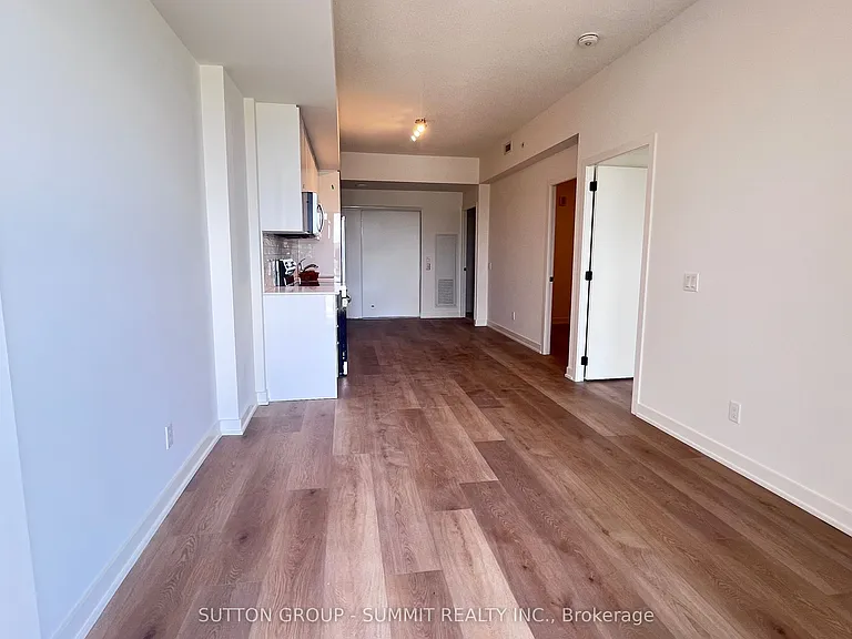 33 Erie Ave #402 — Photo 13