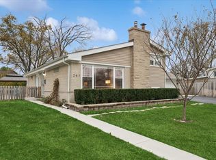 241 Glendale Rd, Glenview, IL 60025