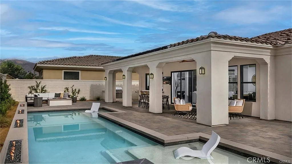 3 bed, 3.5 bath, 2697 sqft, $8,500 — Photo 2