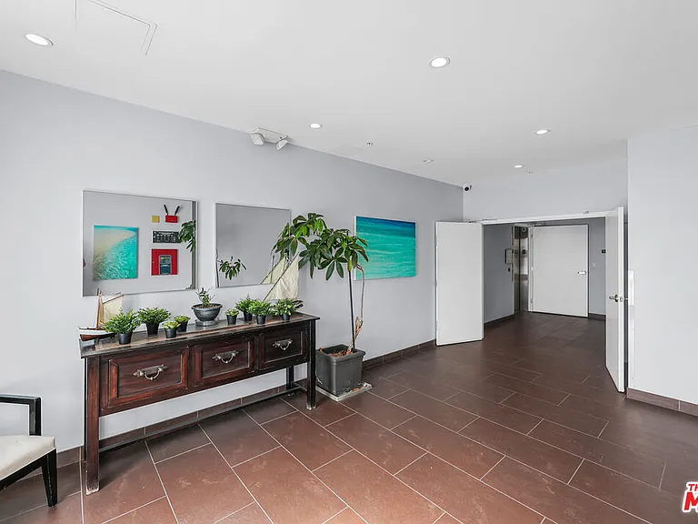 7133 Hawthorn Ave #Penthouse 6 — Photo 34