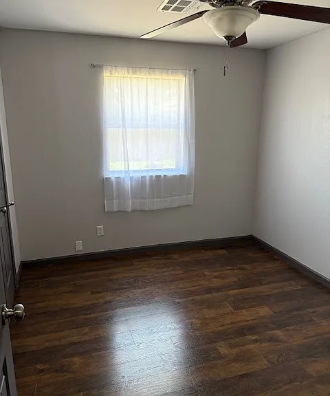 1708 Harding Ave — Photo 6
