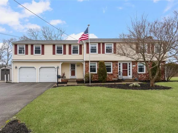 12 Wisteria Dr, Coventry, RI 02816