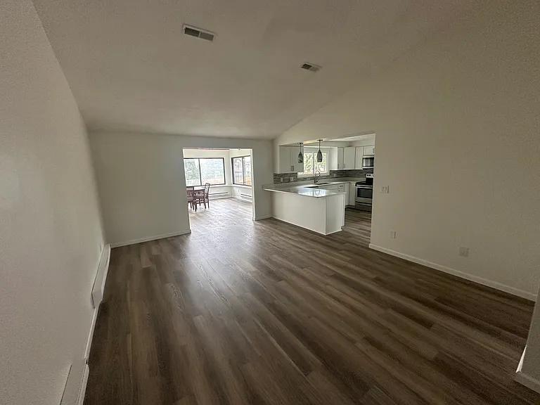 18092 Fox Hollow Dr — Photo 7