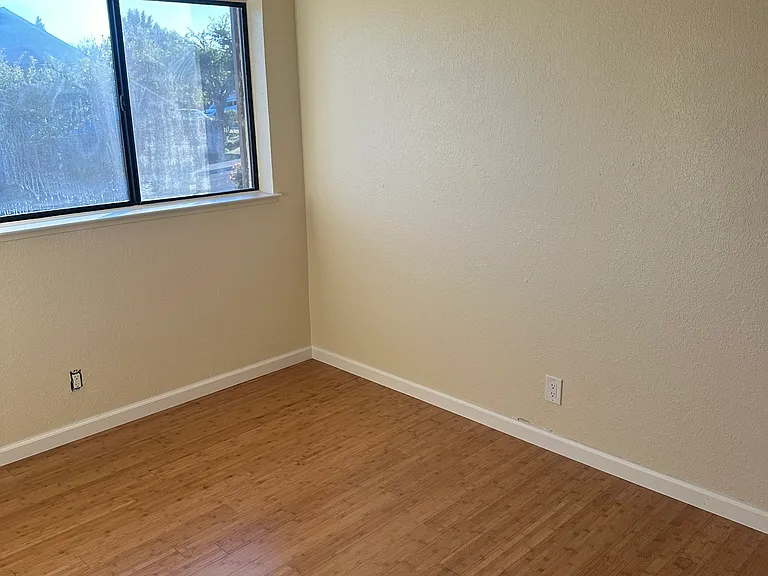 16962 Columbia Dr — Photo 17