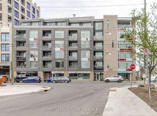 1433 Wellington St W #302, Ottawa, ON K1Y 2X4