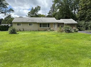 405 Lynnwood Ln, Brookfield, WI 53005