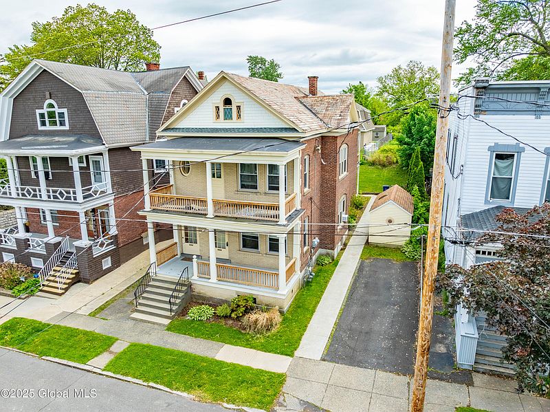2nd image of 44 Younglove Avenue