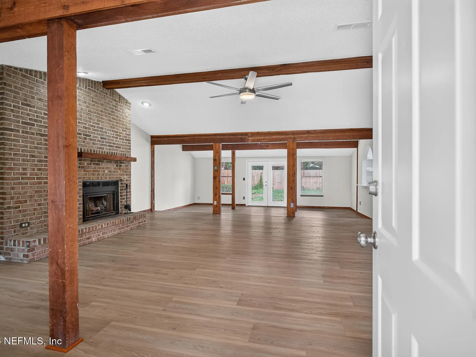 3 bed, 2.0 bath, 2025 sqft, $2,500 — Photo 3